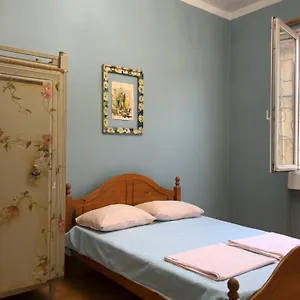  Гостевой дом One Two Three